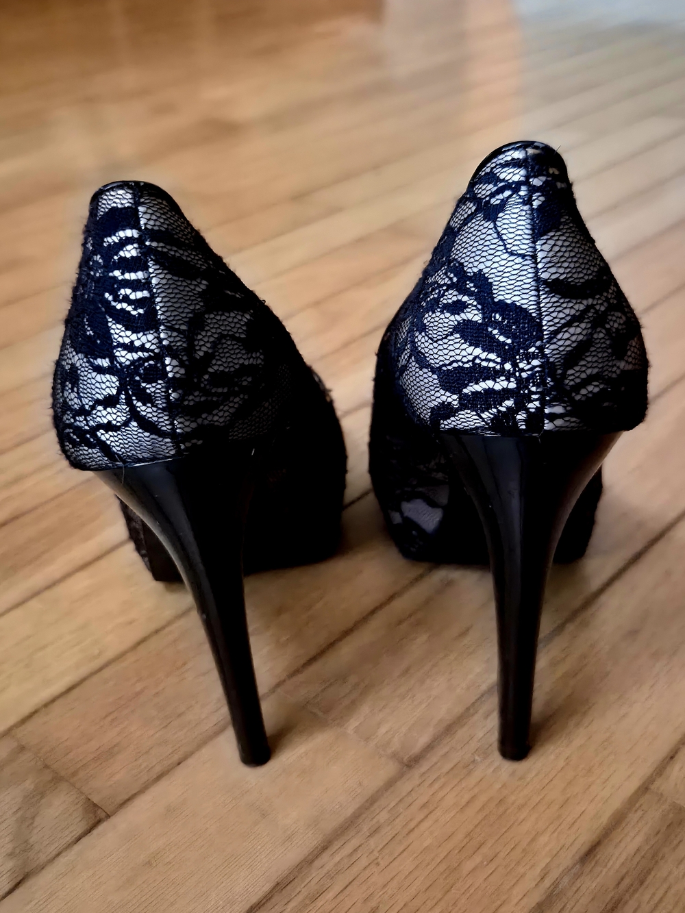 GUESS Black Lace Peep Toe Platform Pumps Heels Stiletto Size 8.5 Y2K Glam - Picture 6 of 10